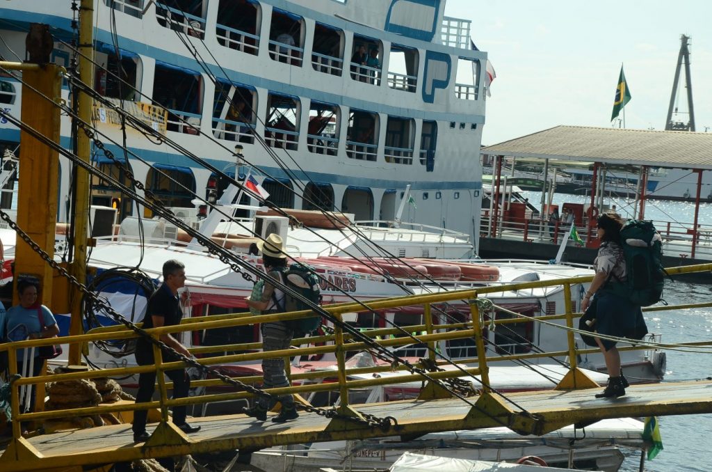 Últimos votos contabilizados no AM viajaram de barco e lancha rápida para serem oficializados