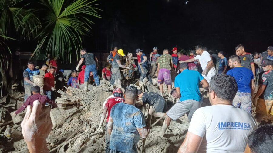 Deslizamento deixa pelo menos oito mortos na zona leste de Manaus